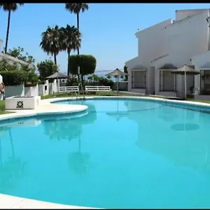 https://chalet-chilches-costa-1linea.1costadelsol.com