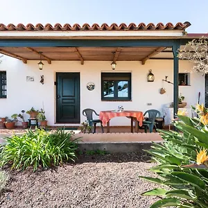 https://live-la-laguna-casita-vieja.in-canary-islands.com